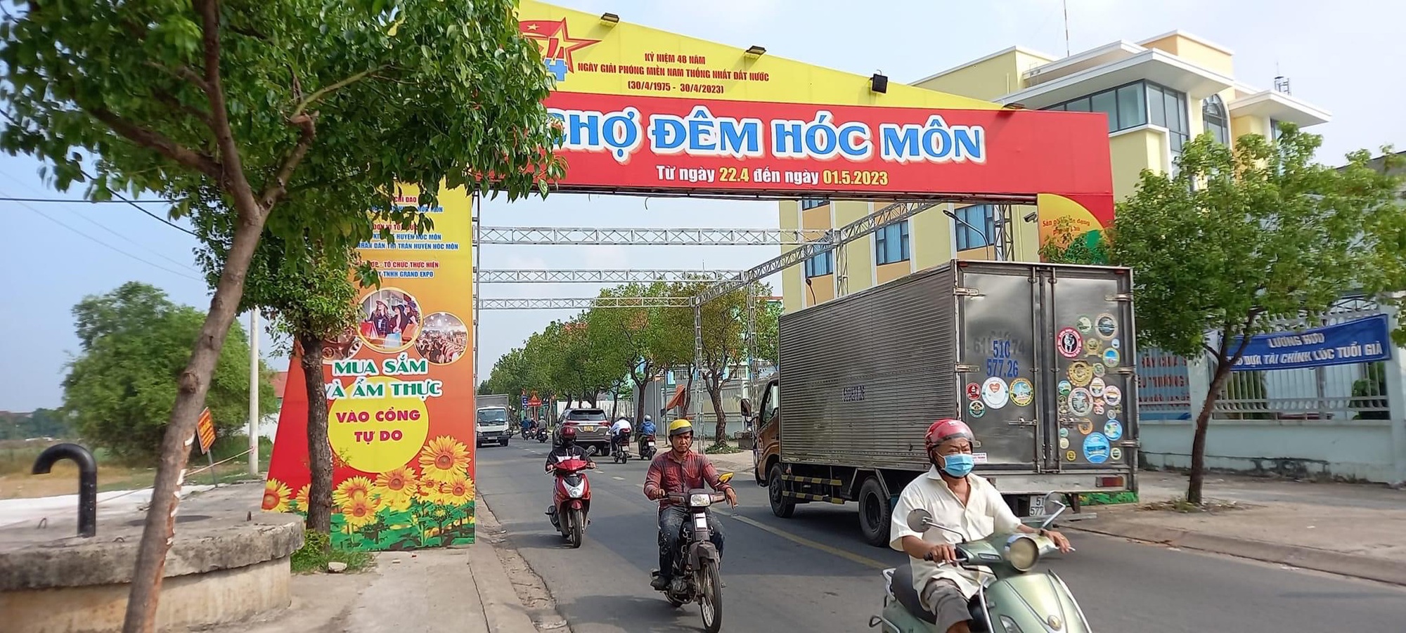 Tối nay, mở cửa chợ đ&ecirc;m H&oacute;c M&ocirc;n - Ảnh 1.