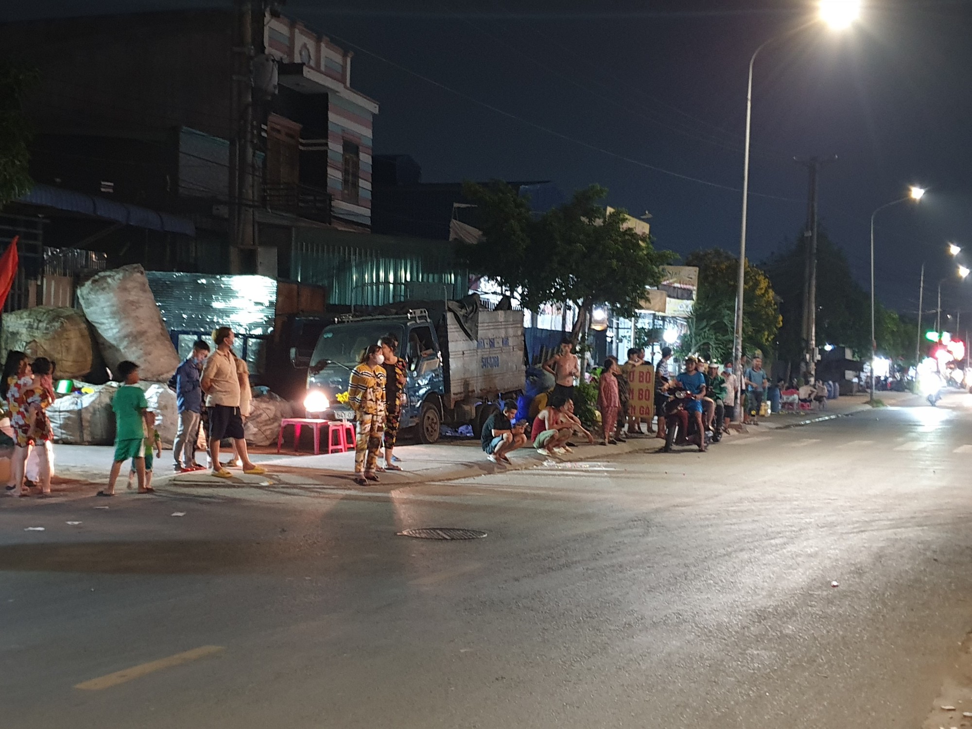 Vợ b&agrave;ng ho&agrave;ng ph&aacute;t hiện chồng 53 tuổi treo cổ trong căn nh&agrave; mới mua - Ảnh 1.