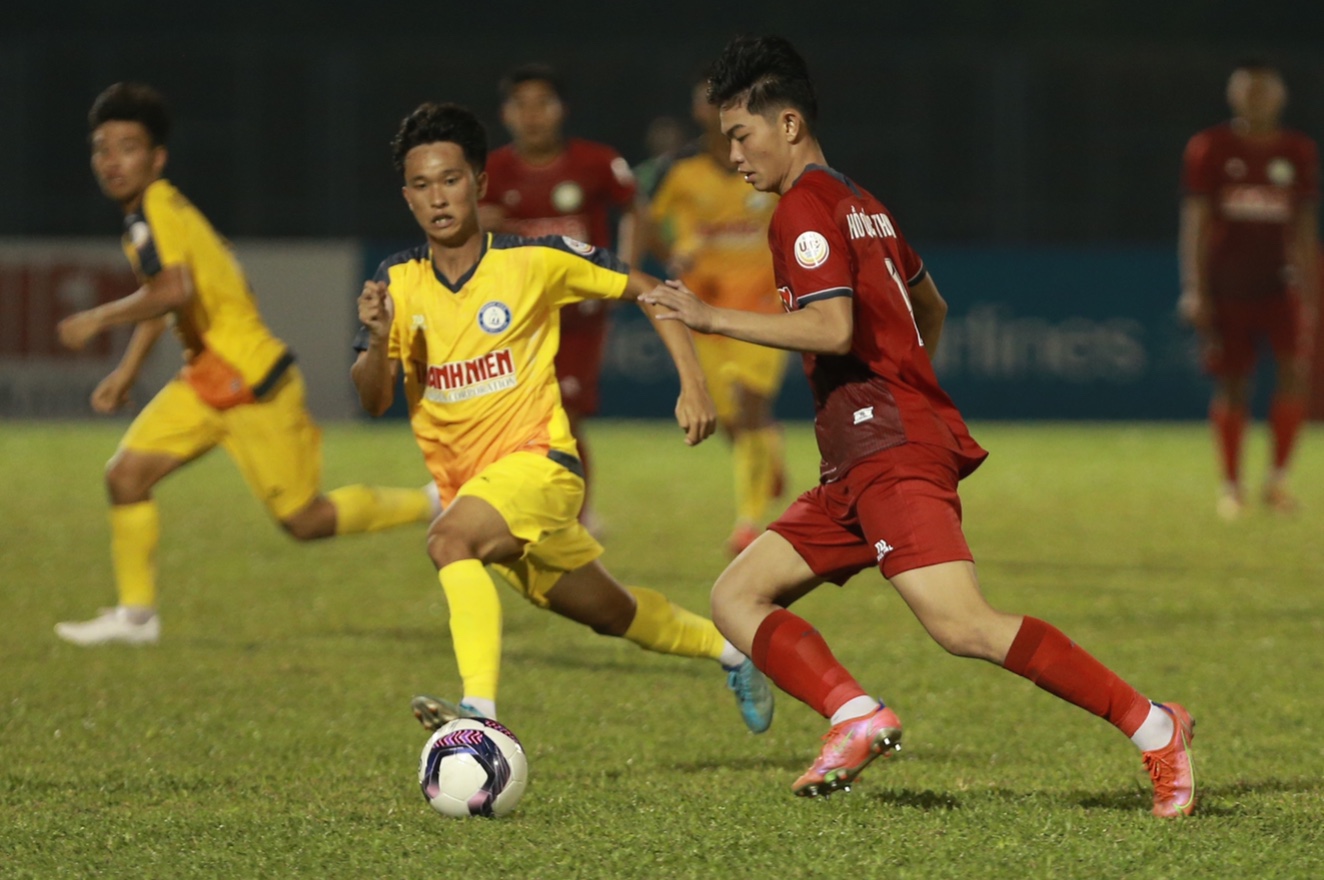 U19 VĐQG 2023: Đ&agrave; Nẵng cầm ch&acirc;n ĐKVĐ H&agrave; Nội, Kh&aacute;nh H&ograve;a vươn l&ecirc;n đầu bảng - Ảnh 6.