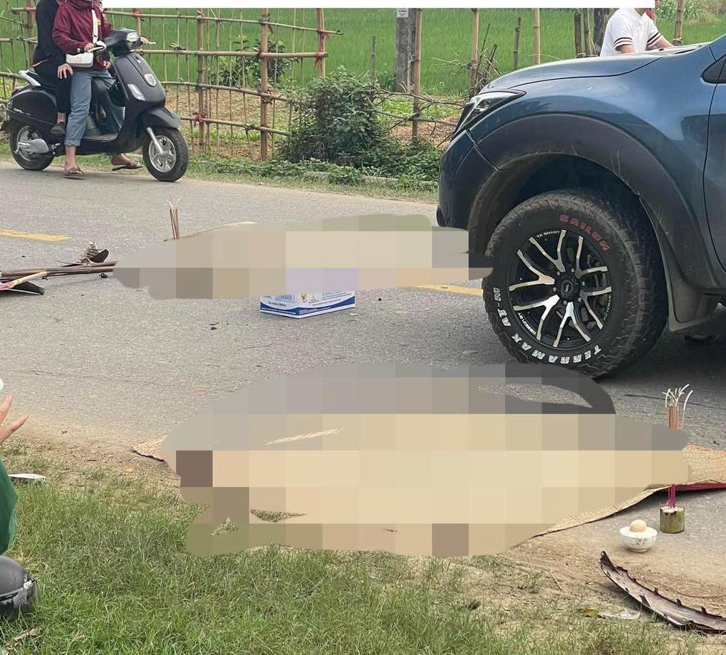 Va chạm xe bán tải, 2 người phụ nữ đi xe máy tử vong tại chỗ