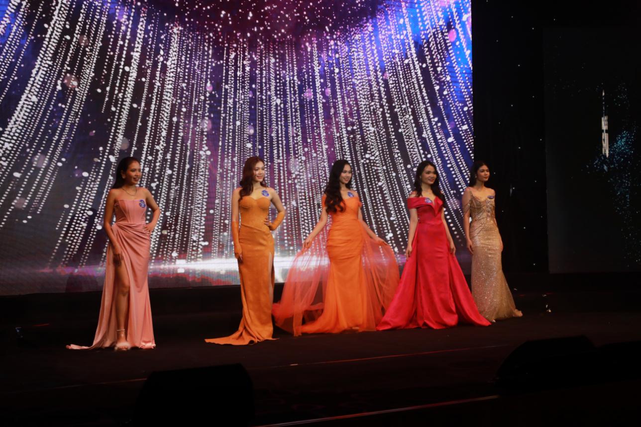 Cuộc thi Miss SIU 2023 đ&atilde; chọn được 15 th&iacute; sinh c&oacute; mặt trong đ&ecirc;m chung kết xếp hạng - Ảnh 3.