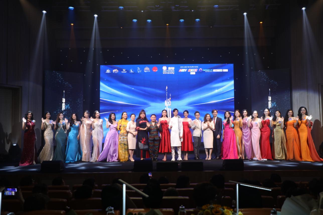 Cuộc thi Miss SIU 2023 đ&atilde; chọn được 15 th&iacute; sinh c&oacute; mặt trong đ&ecirc;m chung kết xếp hạng - Ảnh 4.