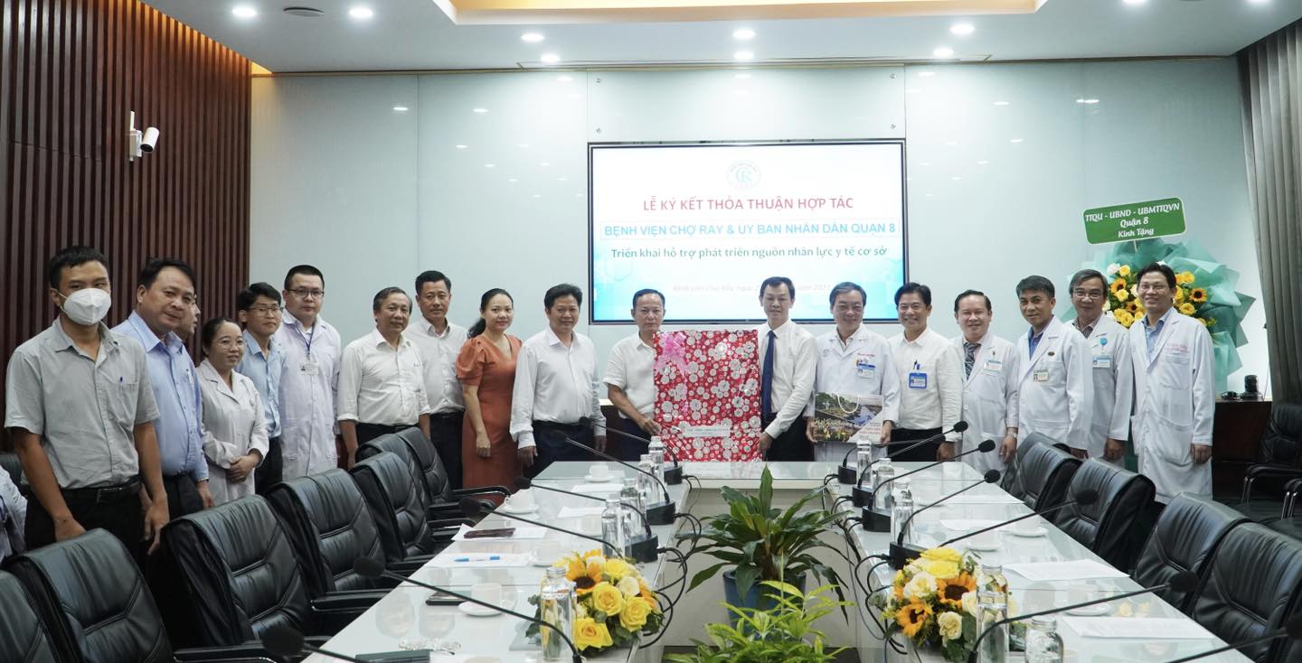 TP HCM: Quận đầu ti&ecirc;n được hỗ trợ chuy&ecirc;n m&ocirc;n y khoa từ Bệnh viện Chợ Rẫy - Ảnh 1.
