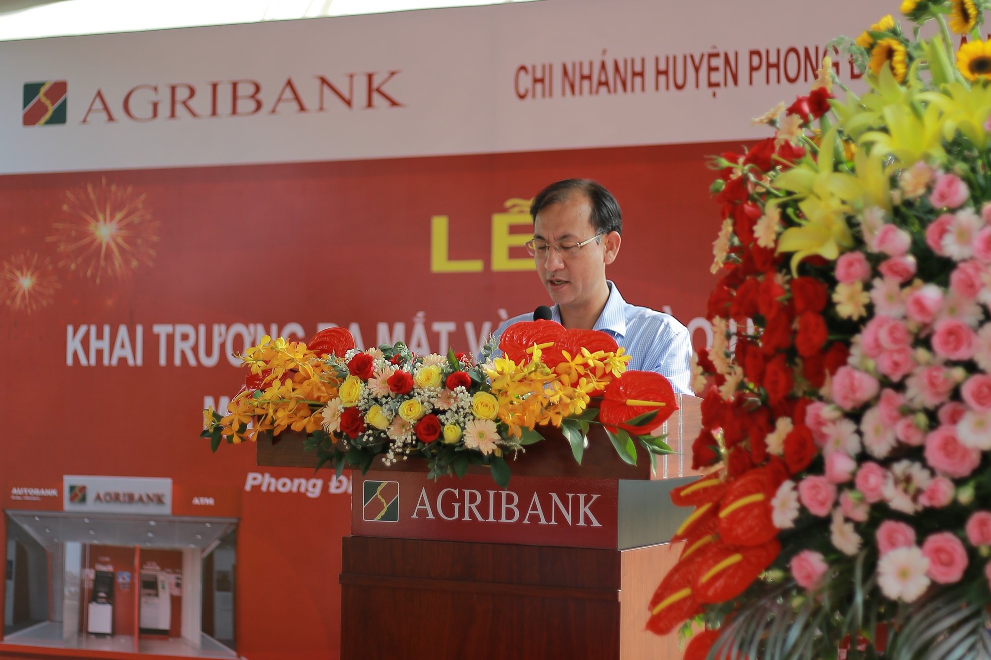 Agribank Phong Điền đưa v&agrave;o hoạt động m&aacute;y ATM đa chức năng - Ảnh 4.