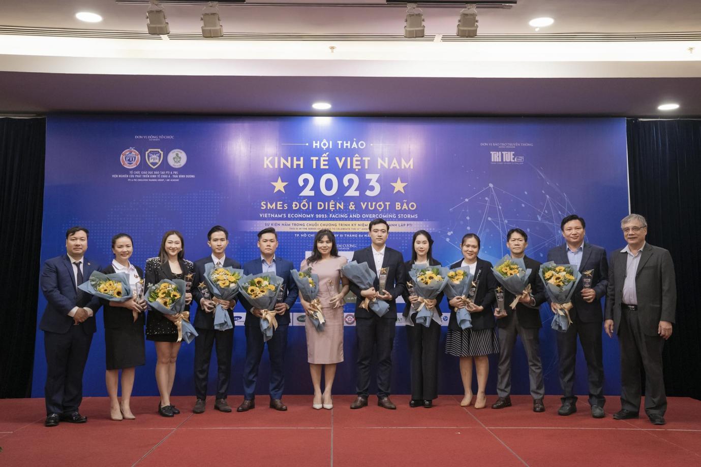 Mon Amie Veston t&agrave;i trợ V&agrave;ng Hội thảo: Kinh tế Việt Nam 2023: SMEs Đối diện & Vượt b&atilde;o - Ảnh 2.
