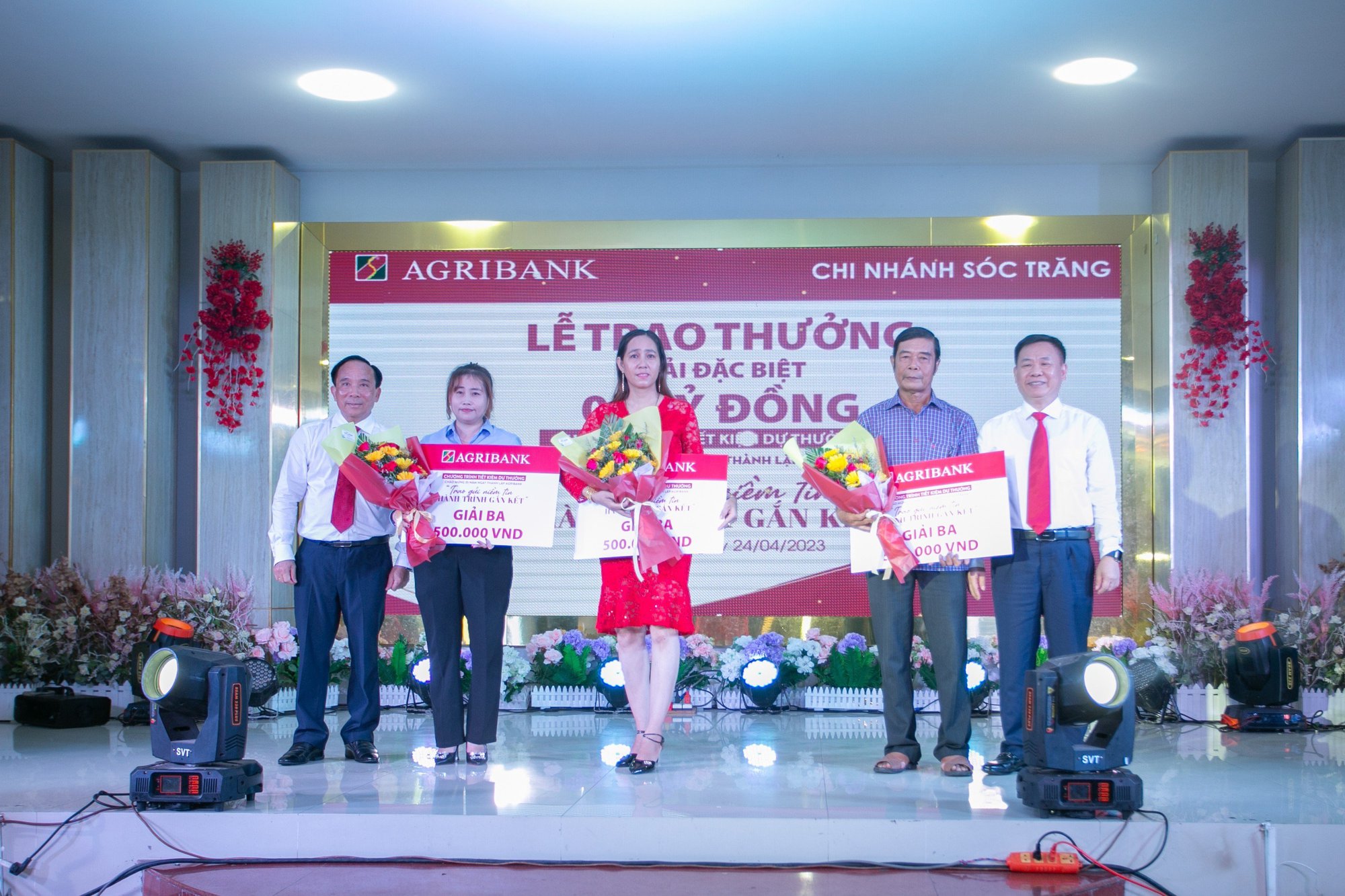 Agribank trao thưởng giải đặc biệt 1 tỉ đồng cho khách hàng tại Sóc Trăng - Ảnh 3.