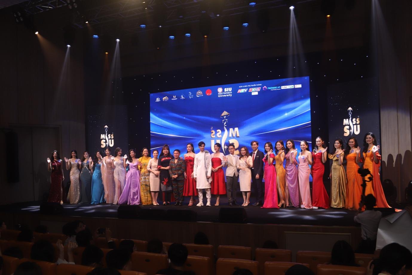 CEO sáng lập thương hiệu Ngọc trai Queen Pearl ngồi ghế nóng Ban giám khảo MISS SIU 2023. - Ảnh 5.