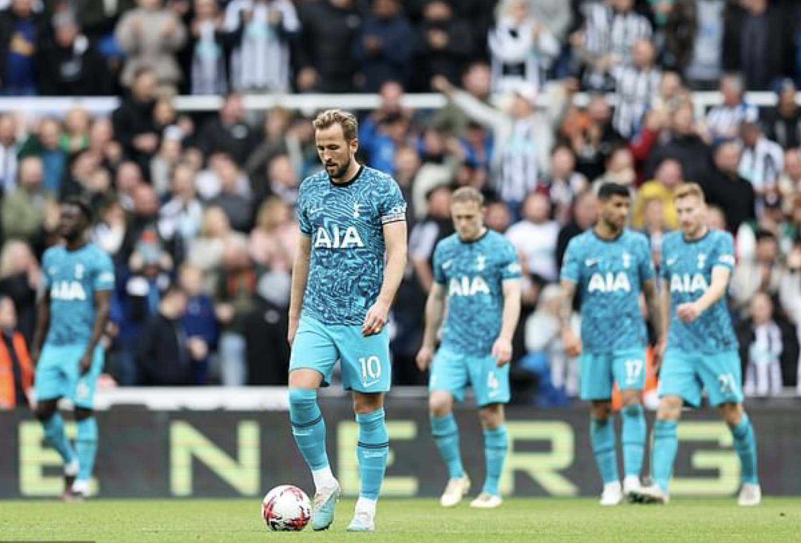 Tottenham sa thải HLV thứ nh&igrave; sau một th&aacute;ng, Man United lo lắng - Ảnh 1.