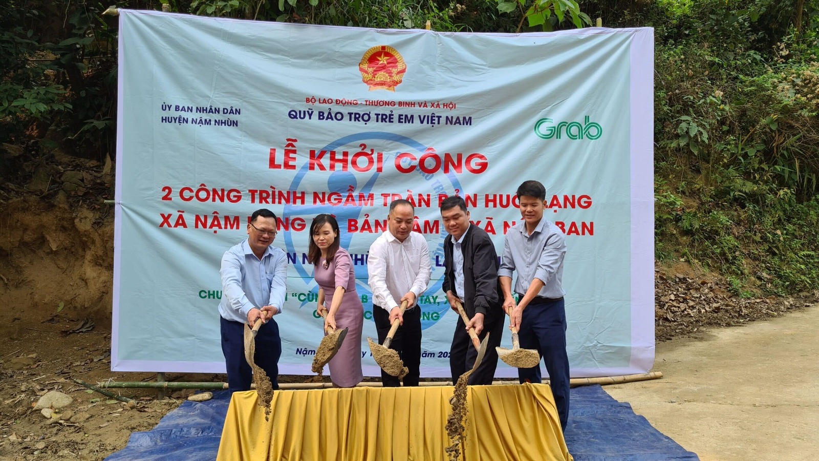 Grab Việt Nam cùng khởi công xây 2 cây cầu thuộc dự án “Xây cầu đến lớp”