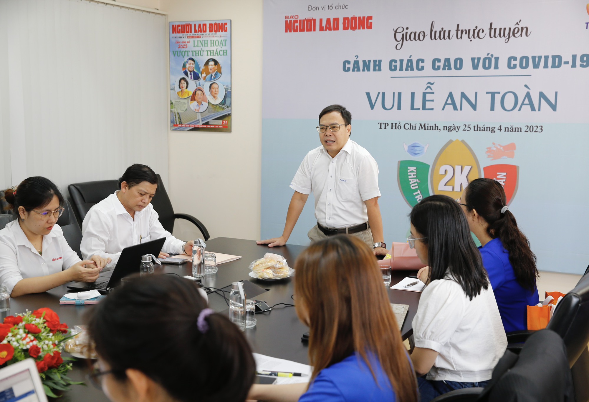 Tư vấn trực tuyến: “Cảnh giác cao với COVID-19, vui lễ an toàn” - Ảnh 1.