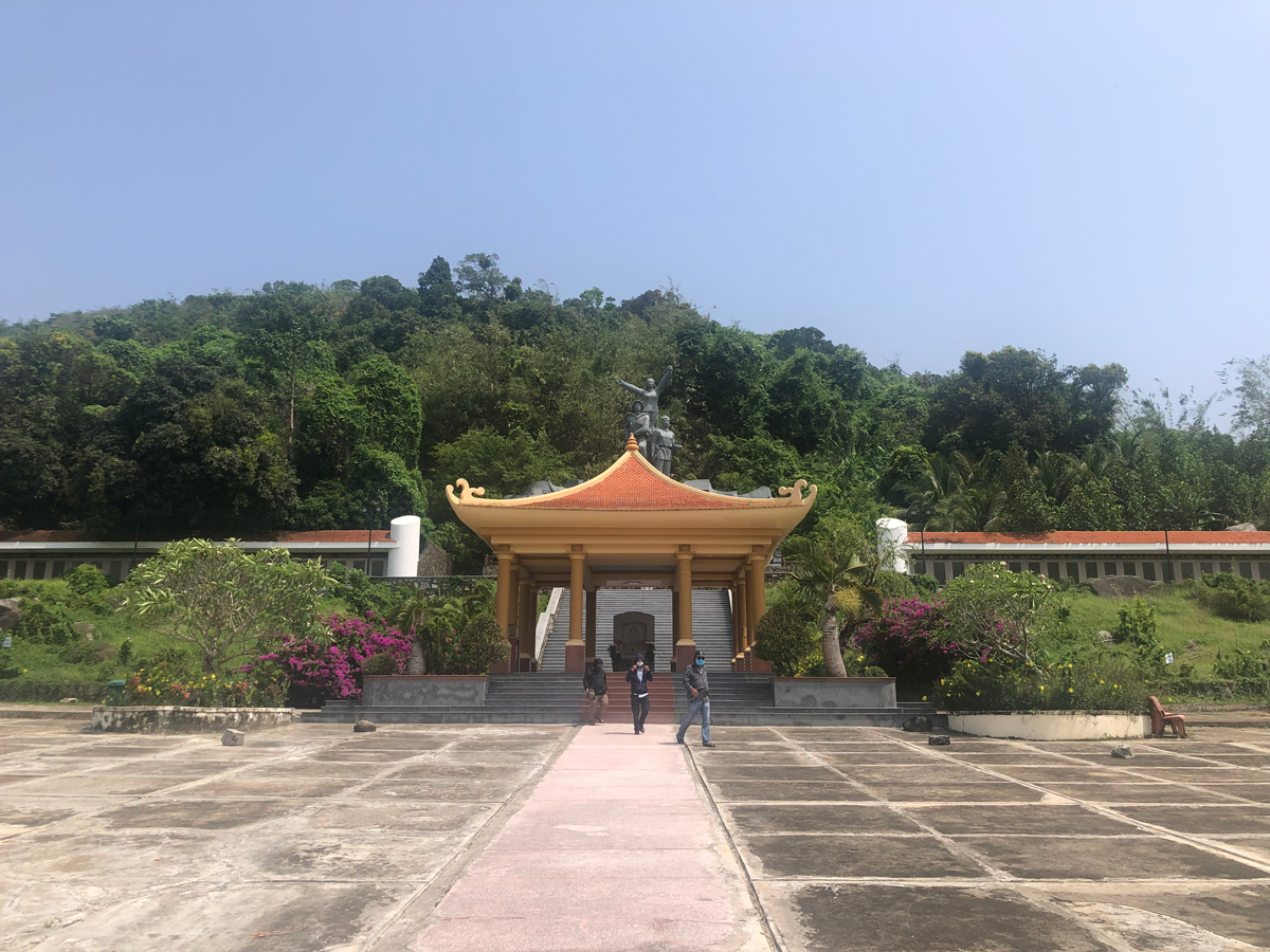 "Hòn Đất" và chị Sứ anh hùng