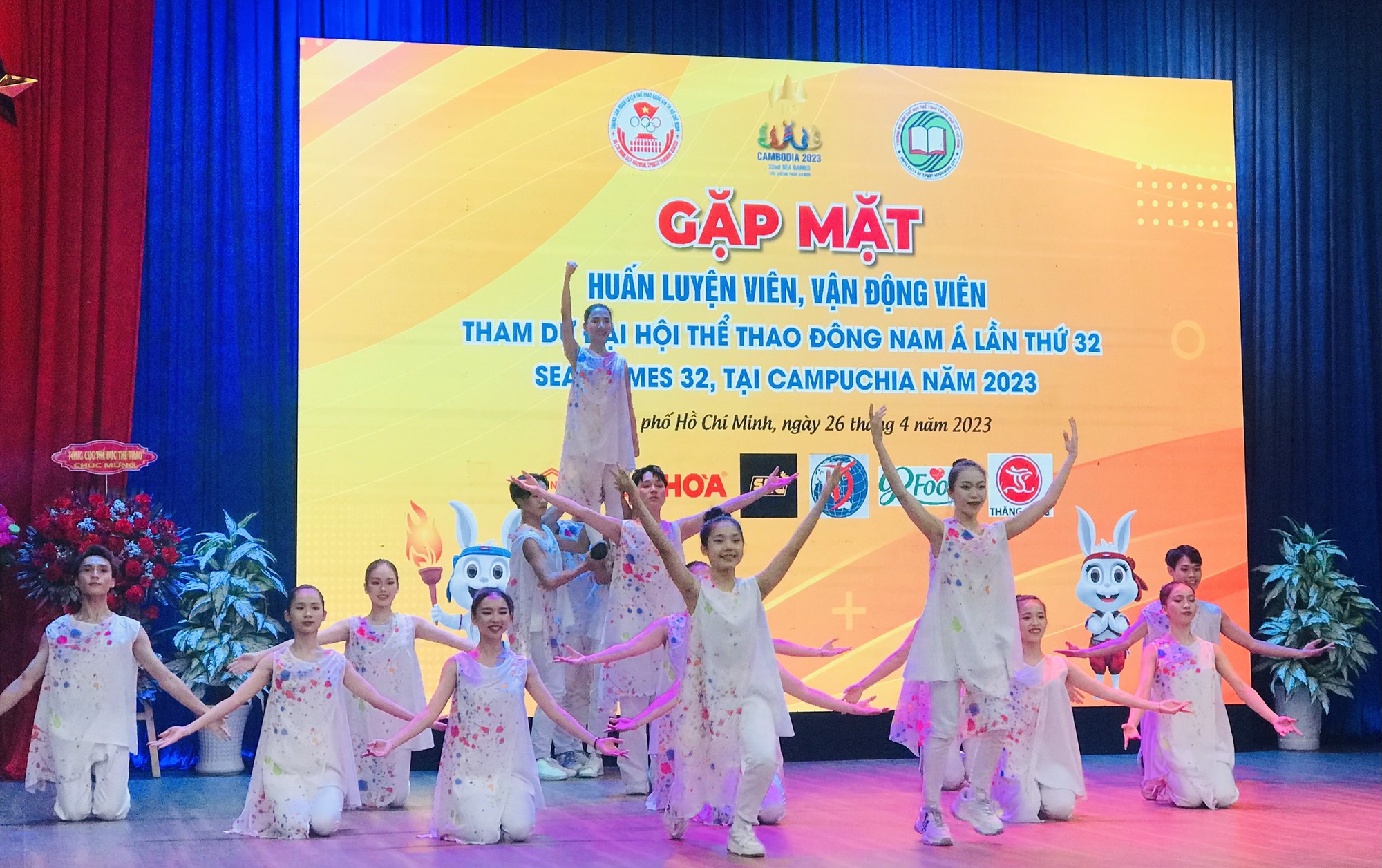Trung t&acirc;m HLTT Quốc gia TP HCM họp mặt 20 đội tuyển dự SEA Games 32 - Ảnh 2.