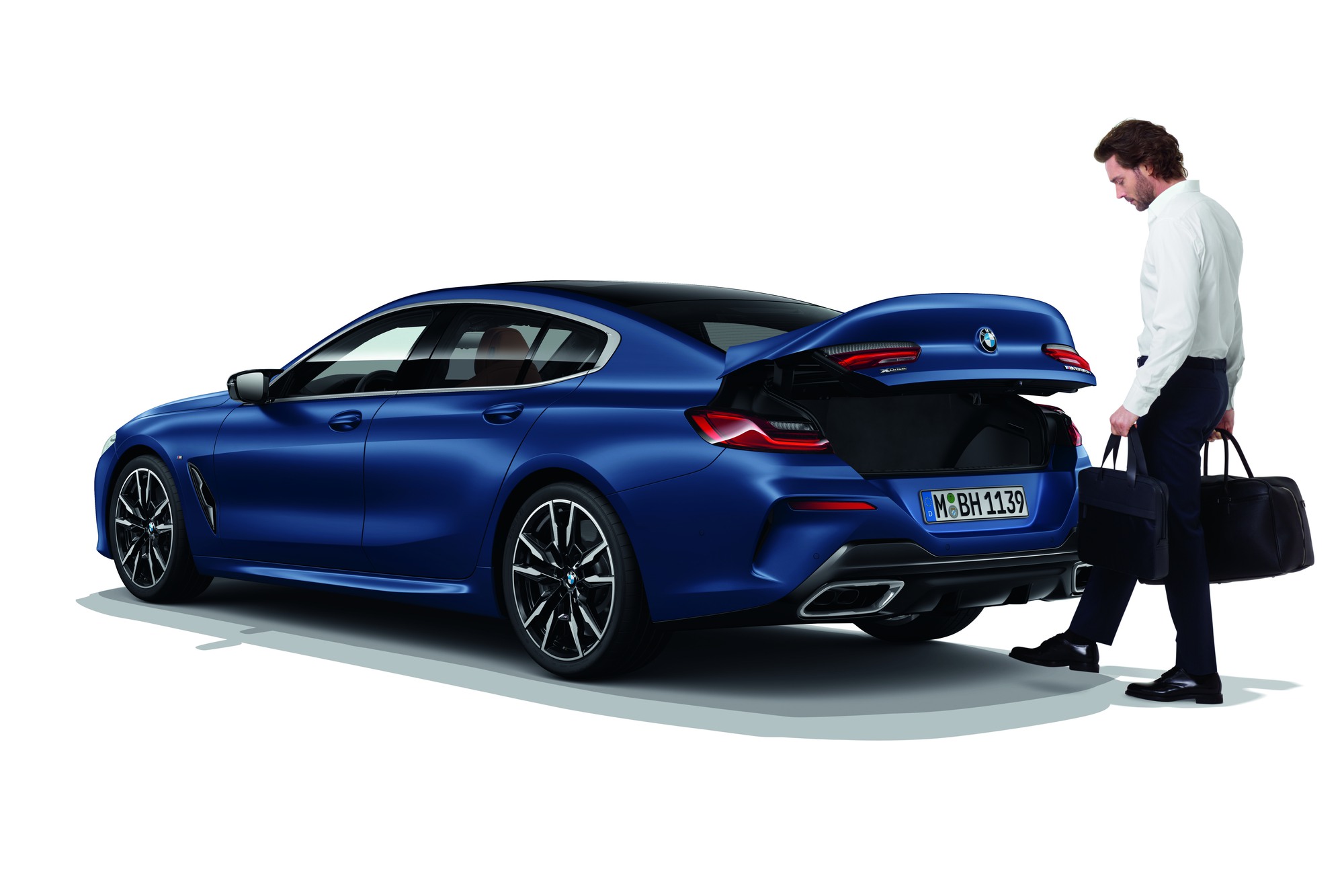 BMW ra mắt xe điện tại Việt Nam gi&aacute; gần 7,2 tỉ đồng - Ảnh 3.