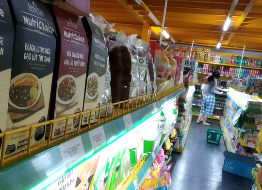 Xuất khẩu gạo nóng đến mức doanh nghiệp "than" không đủ gạo để bán