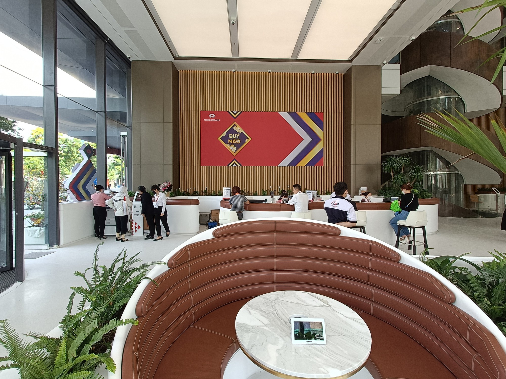 Quý I-2023: Techcombank tiếp tục dẫn đầu toàn ngành về an toàn vốn - Ảnh 2.