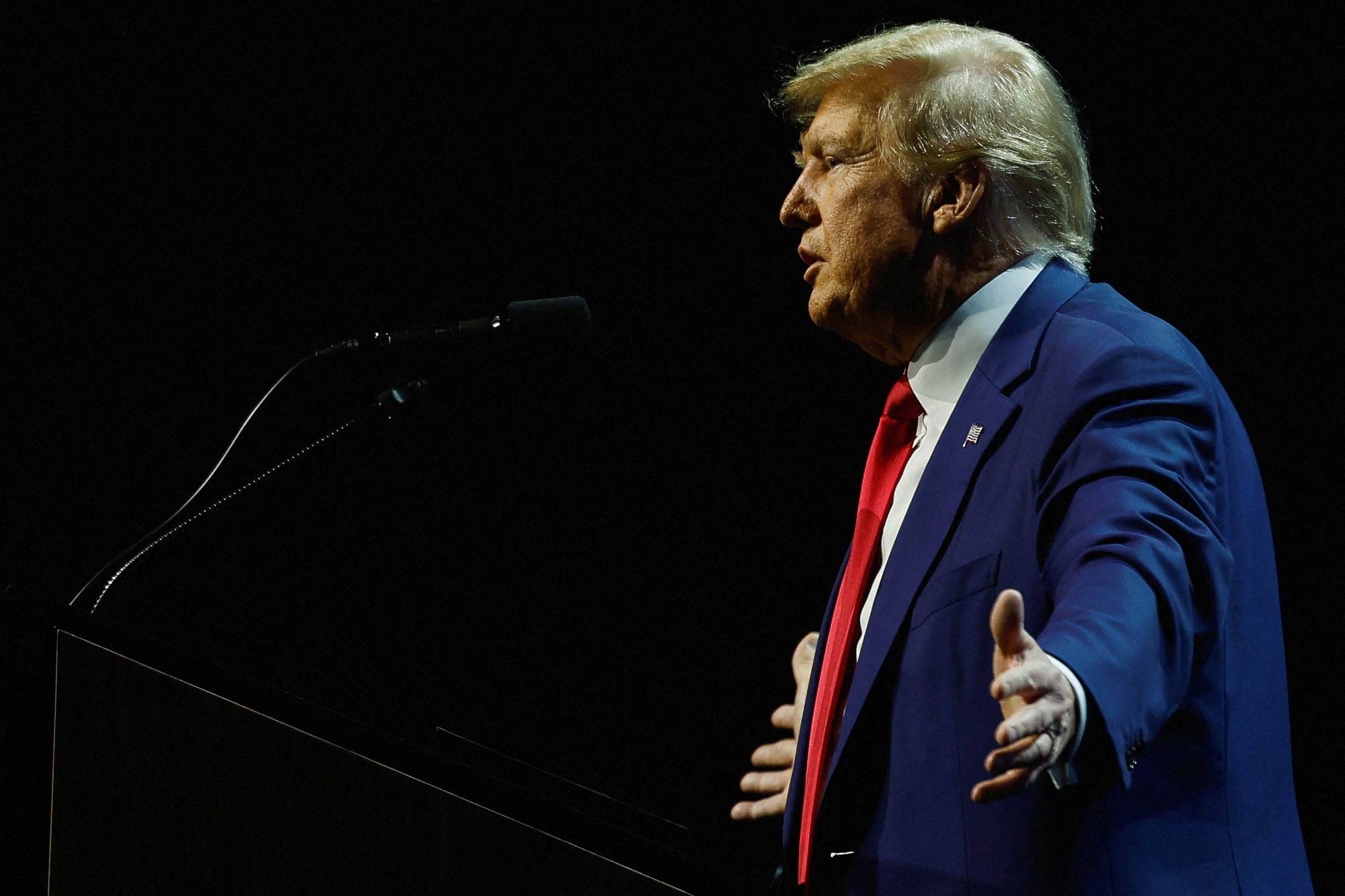 Nghe tin Tổng thống Joe Biden tái tranh cử, ông Trump phản pháo
