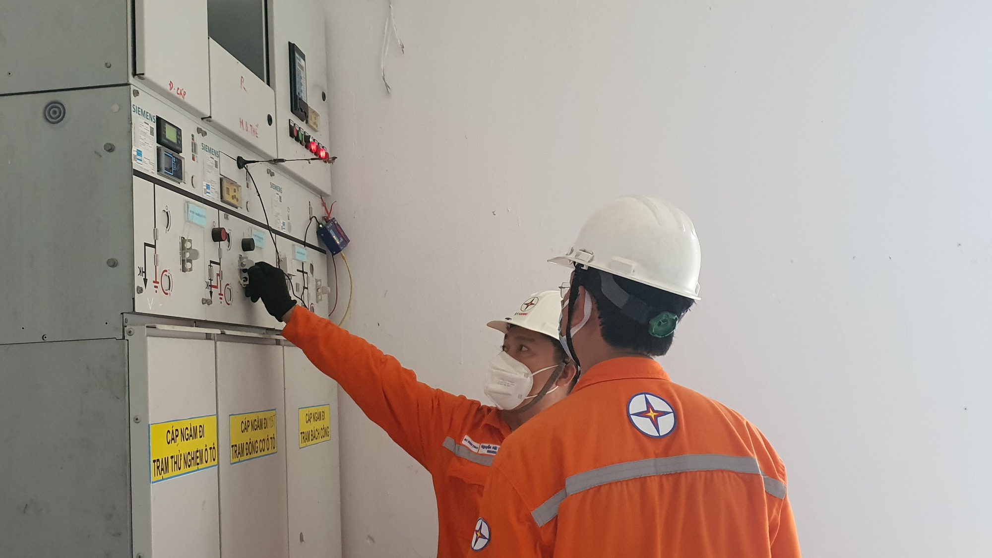 Vì sao tiền điện tháng 9 ở TP HCM tăng vọt?