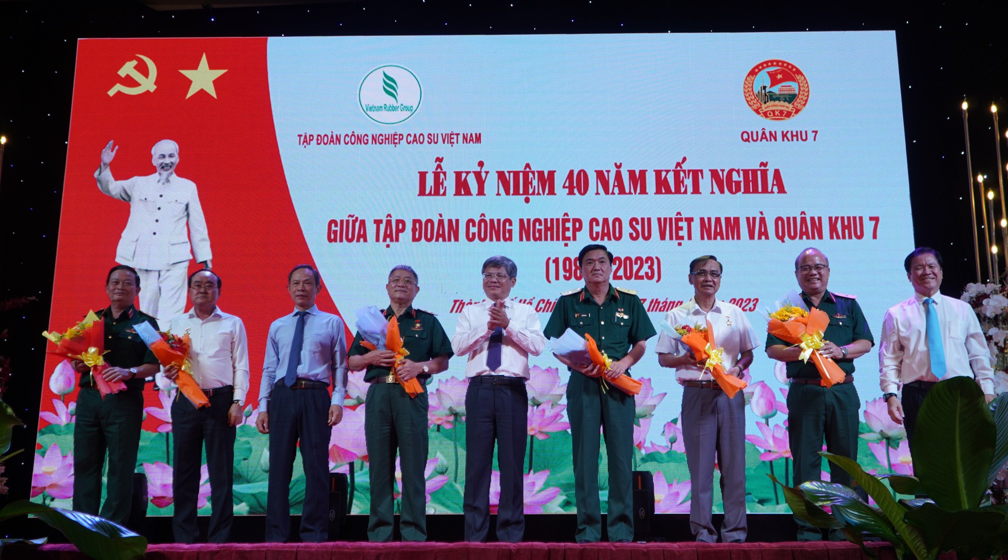Thắm tình Quân khu 7 - Tập đoàn Công nghiệp Cao su Việt Nam