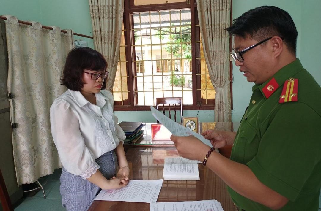 Vừa khởi tố 3 c&aacute;n bộ ở Quảng Ng&atilde;i - Ảnh 2.