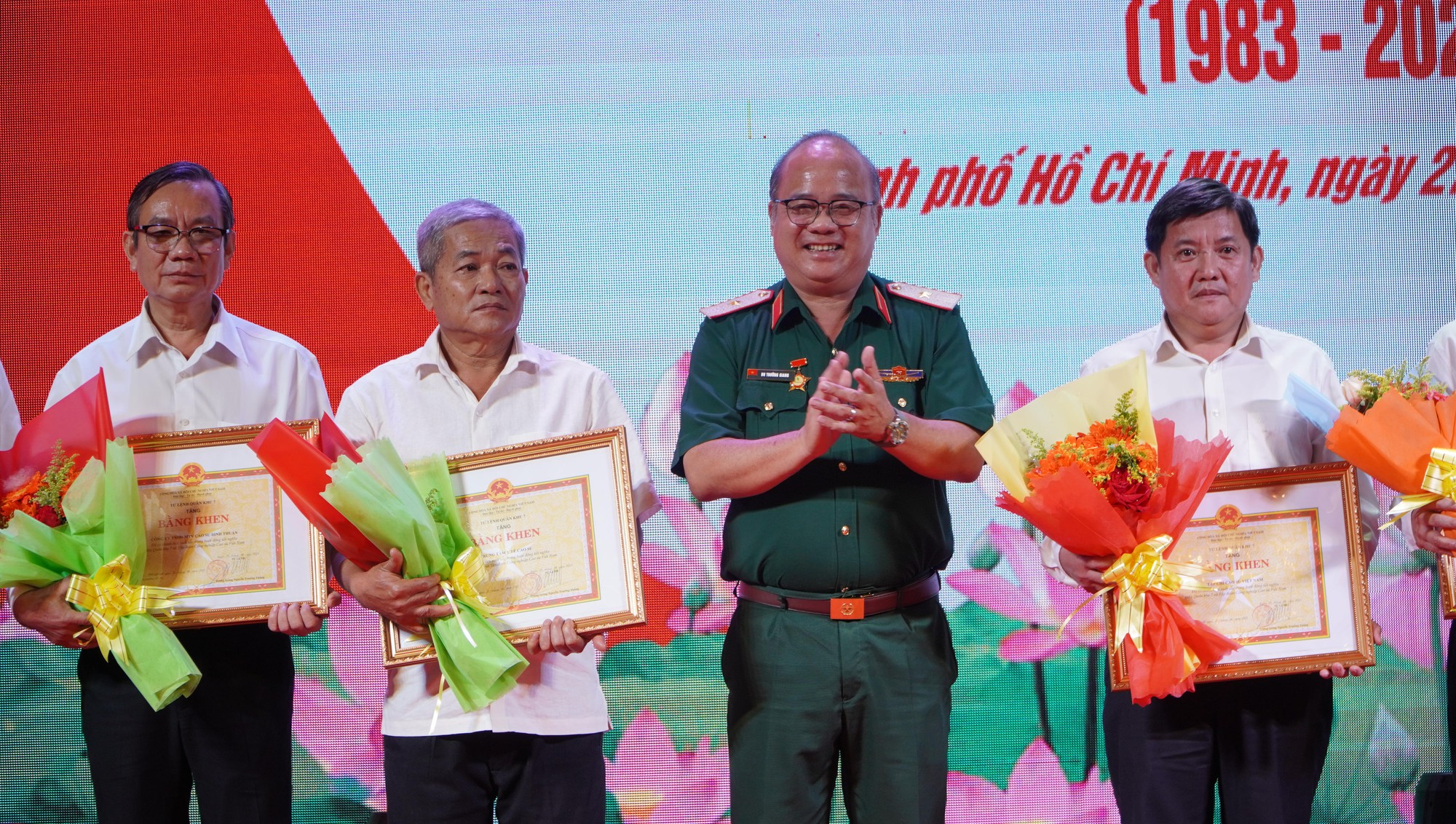 Thắm t&igrave;nh Qu&acirc;n khu 7 - Tập đo&agrave;n C&ocirc;ng nghiệp Cao su Việt Nam  - Ảnh 4.