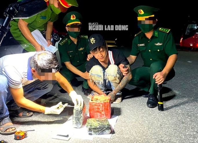 Tuyên án tử hình kẻ "đi nhận giúp 2 kg ma túy" ở TP Huế