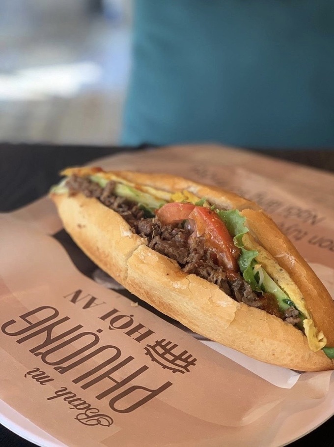 B&aacute;nh m&igrave; Việt v&agrave;o top b&aacute;nh kẹp ngon nhất thế giới 2023 - Ảnh 1.