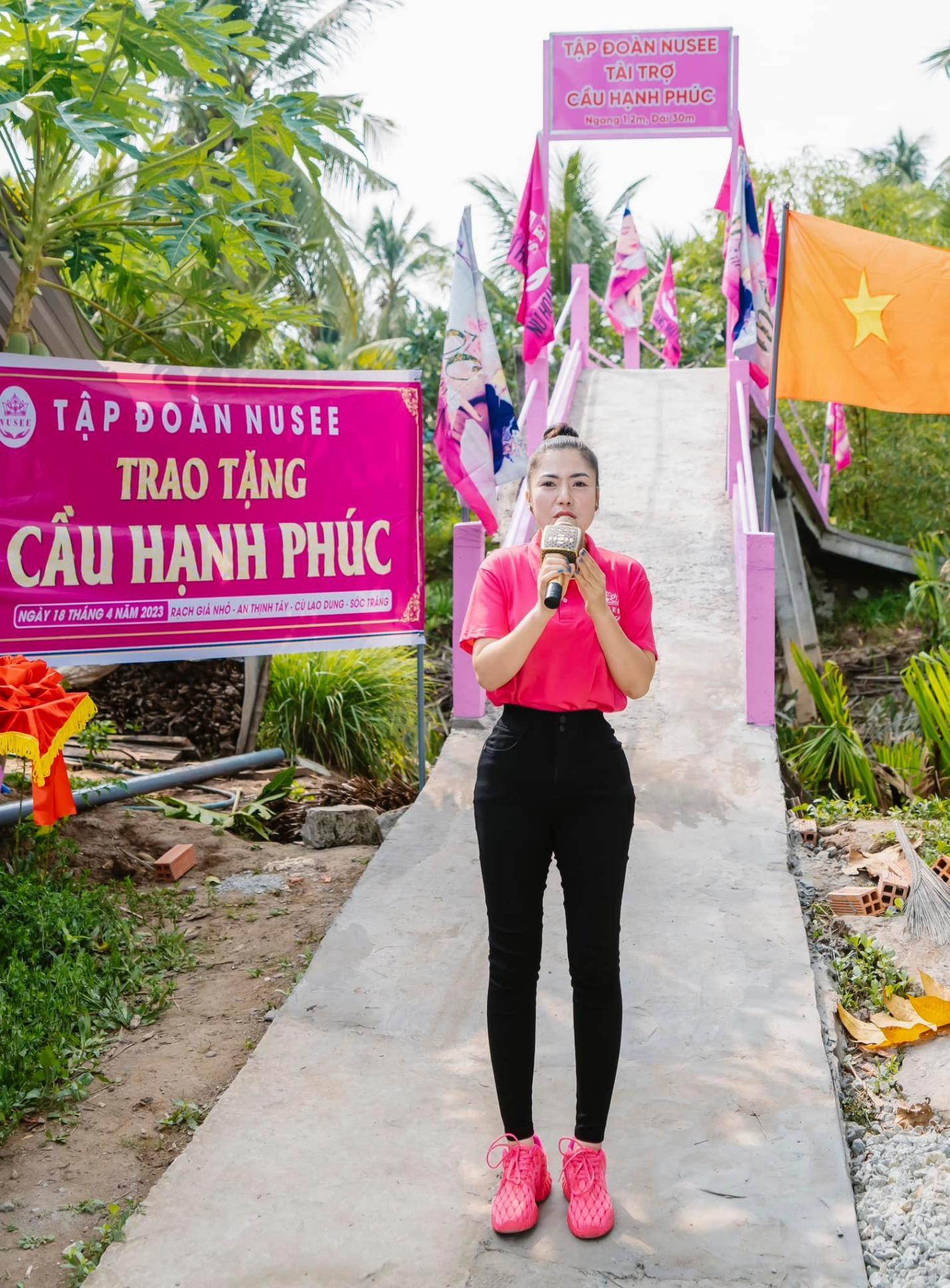 Vợ chồng CEO thương hiệu Nusee d&ugrave;ng cả thanh xu&acirc;n l&agrave;m thiện nguyện - Ảnh 5.