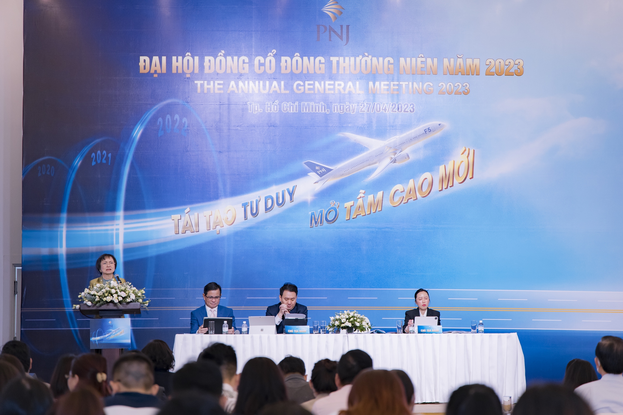 Gi&aacute; v&agrave;ng &ldquo;bất động&rdquo;, doanh nghiệp v&agrave;ng vẫn muốn l&atilde;i ng&agrave;n tỉ - Ảnh 1.