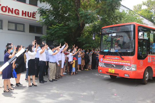 Chăm lo tốt đời sống cho đo&agrave;n vi&ecirc;n c&ocirc;ng đo&agrave;n Bệnh viện Trung ương Huế - Ảnh 3.