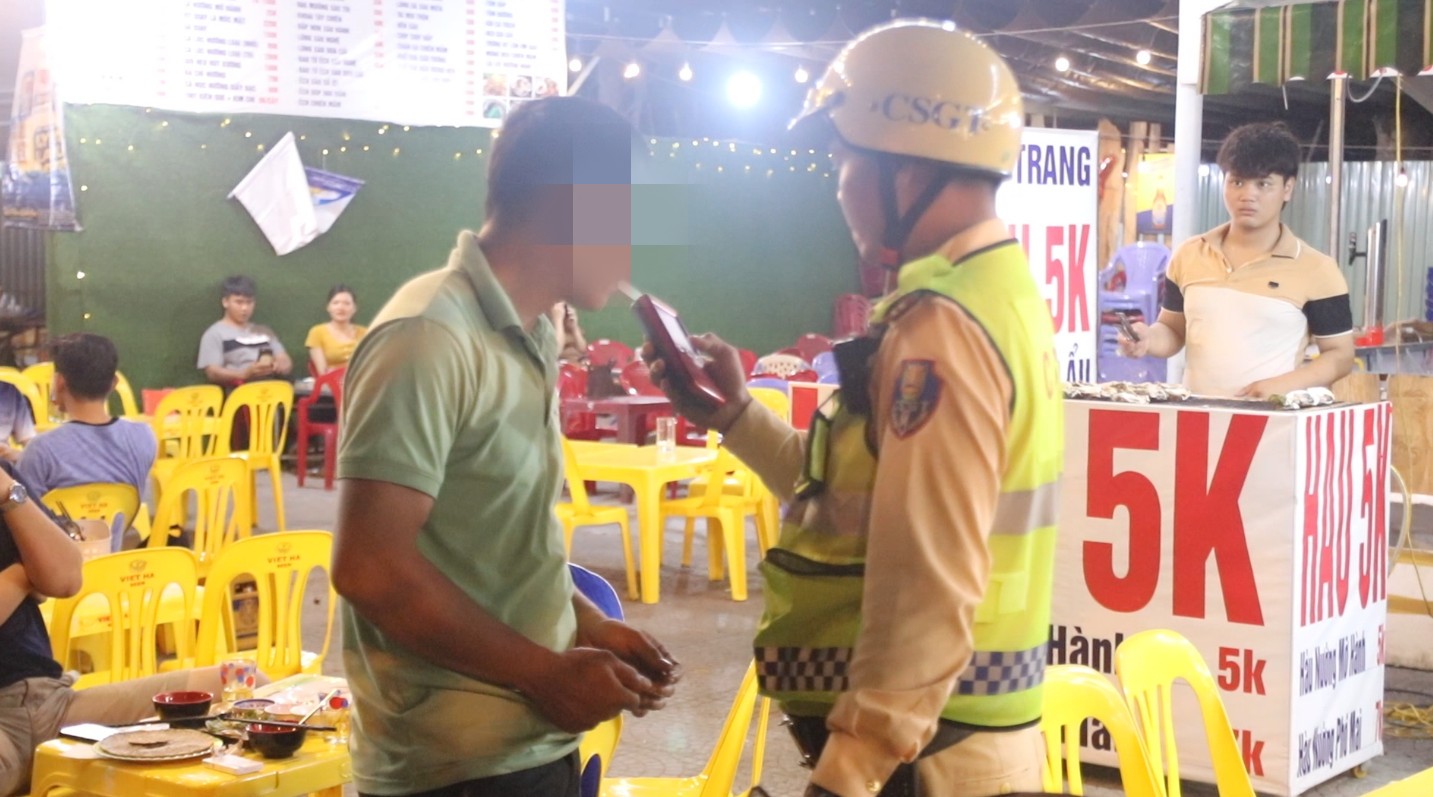 Thực hư việc Cục CSGT đo nồng độ cồn “từ 8 giờ đến 22 giờ” tại Đà Nẵng