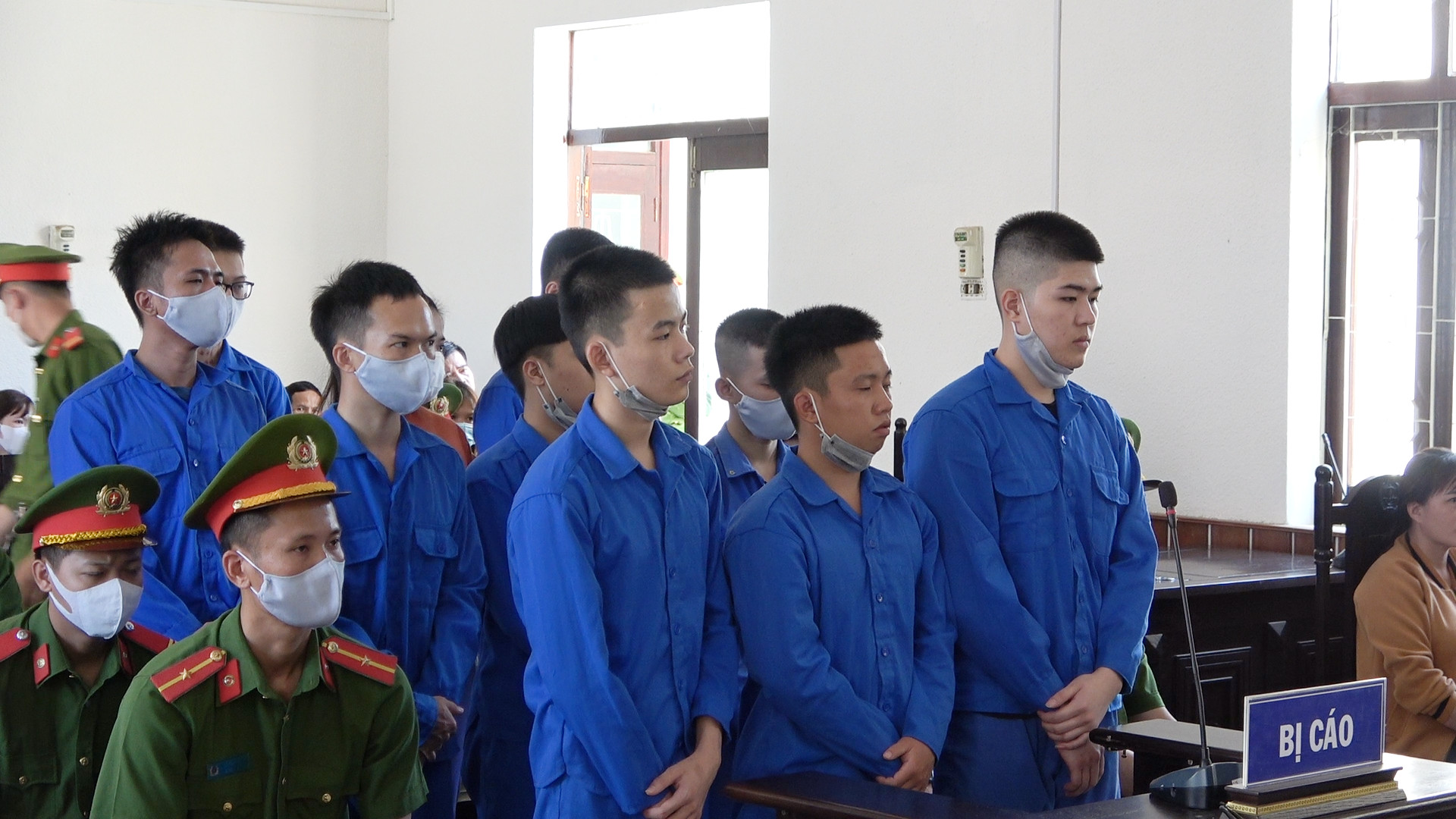 X&eacute;t xử nh&oacute;m thiếu ni&ecirc;n giết người sau hơn 1 năm g&acirc;y &aacute;n - Ảnh 1.