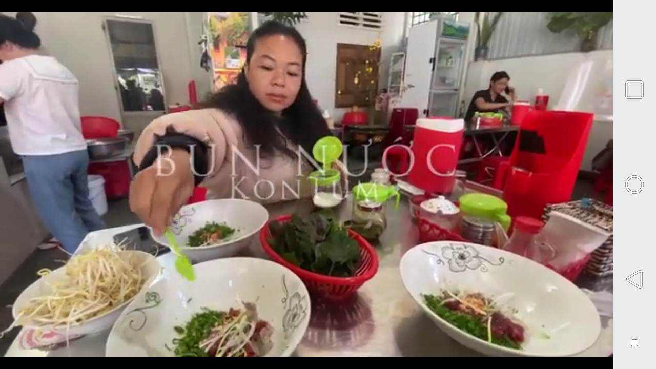 Món bún độc đáo, vào quán phải tự chế biến