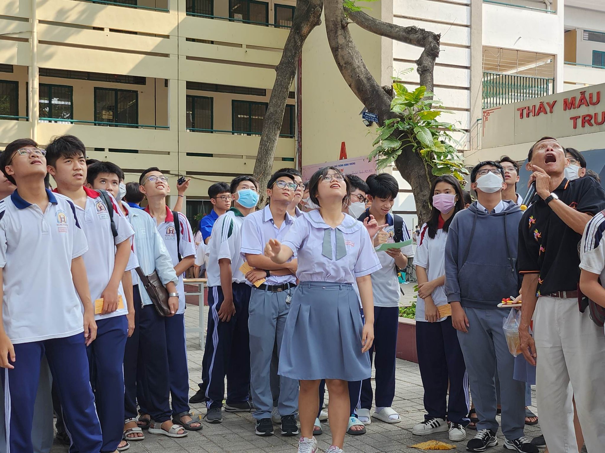 Độc đáo 2.000 học sinh Trường THPT Hùng Vương làm đại sứ du lịch - Ảnh 3.