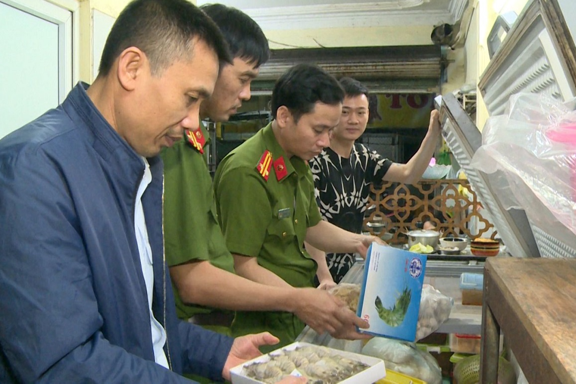 Phát hiện hàng loạt quán lẩu nướng ở Thanh Hóa không đảm bảo vệ sinh