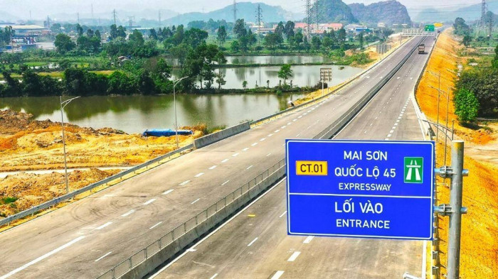 Hôm nay ôtô bắt đầu được đi vào cao tốc Mai Sơn - QL45