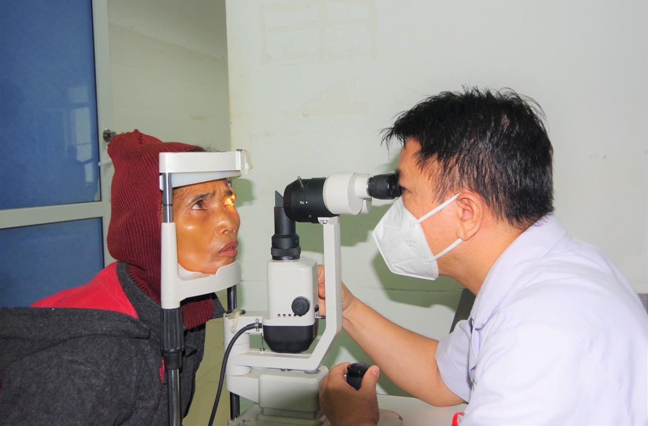 100 suất mổ mắt Phaco kỹ thuật cao miễn phí chờ người dân
