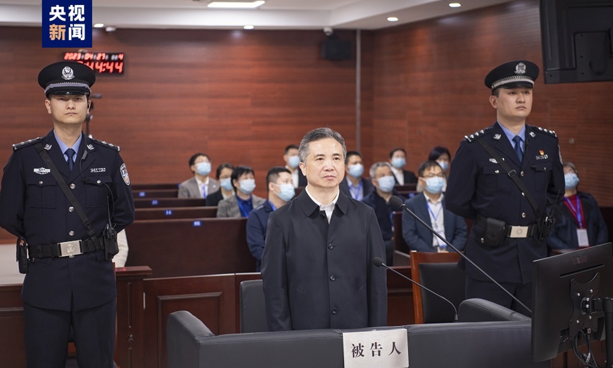 Trung Quốc: Cái kết đắng cho quan chức nghi nhận 28 triệu USD từ công ty của Jack Ma