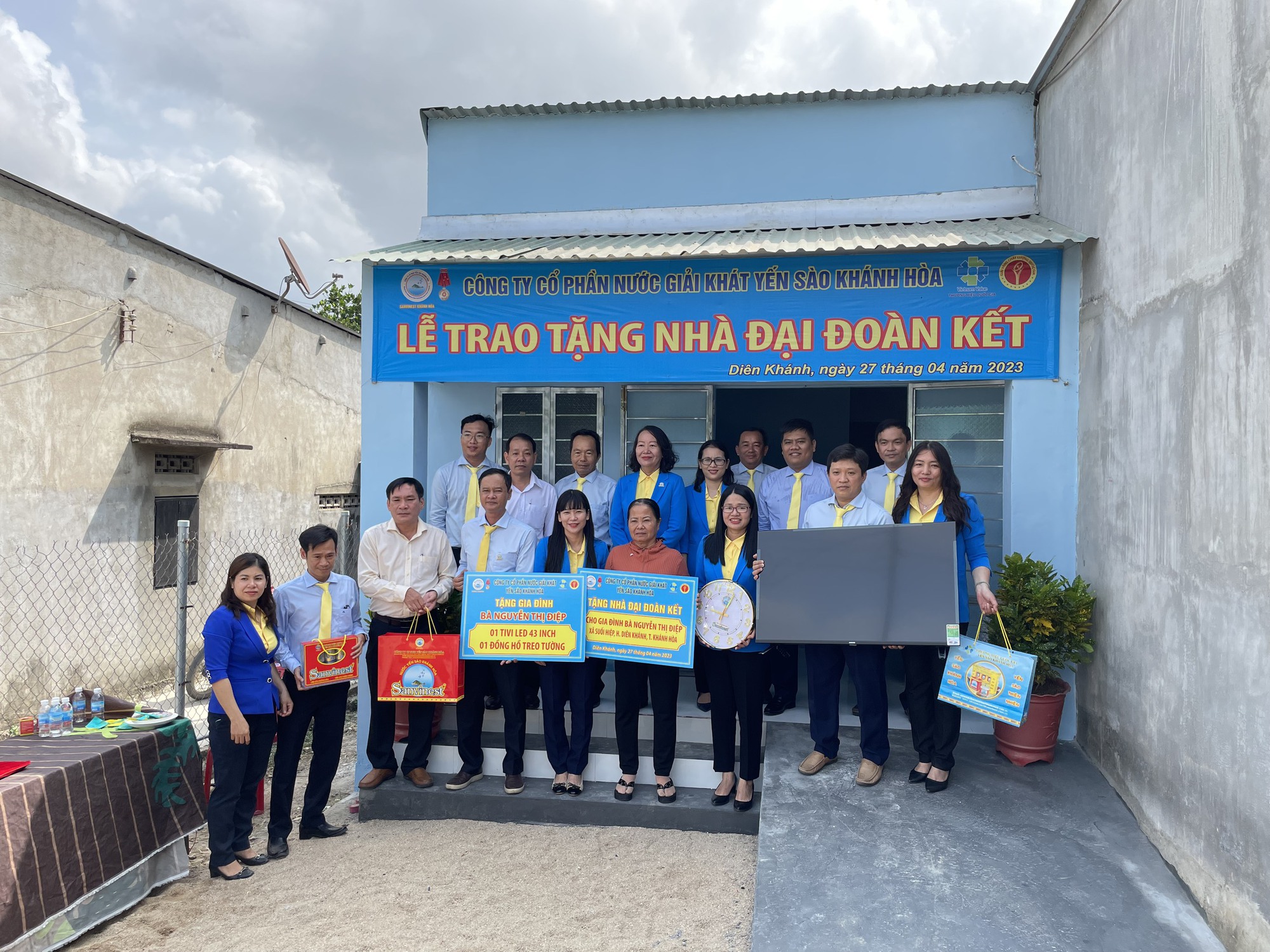 Người mẹ rớt nước mắt ngày nhận căn nhà Đại đoàn kết - Ảnh 3.