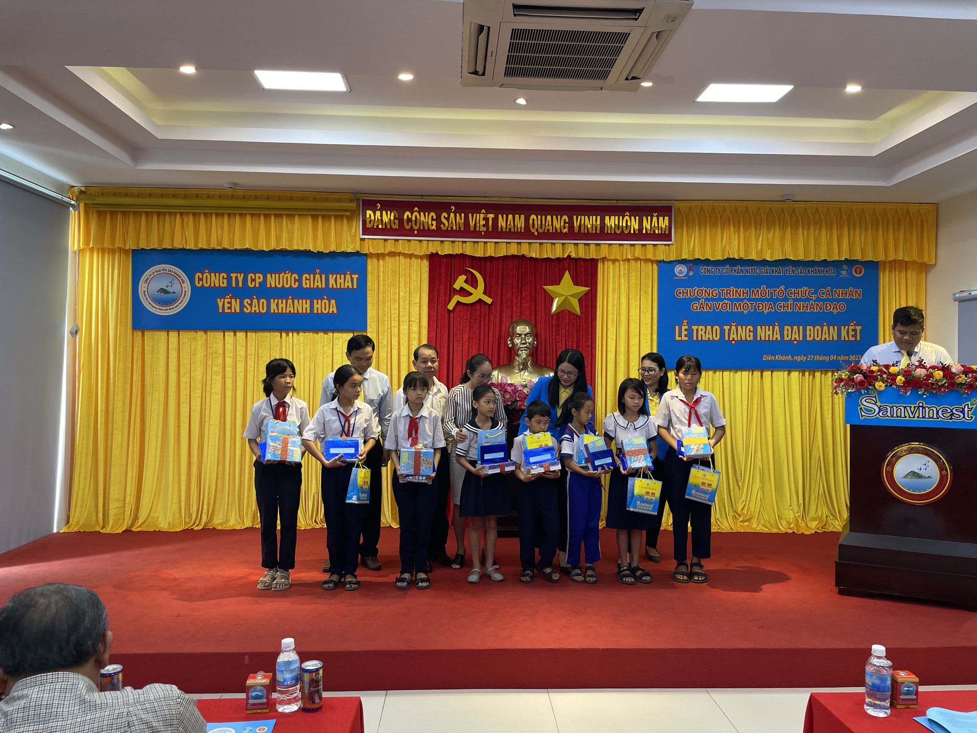Người mẹ rớt nước mắt ngày nhận căn nhà Đại đoàn kết - Ảnh 5.