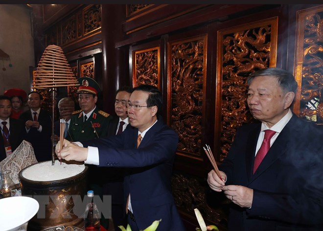 Chủ tịch nước Võ Văn Thưởng dâng hương Giỗ Tổ Hùng Vương