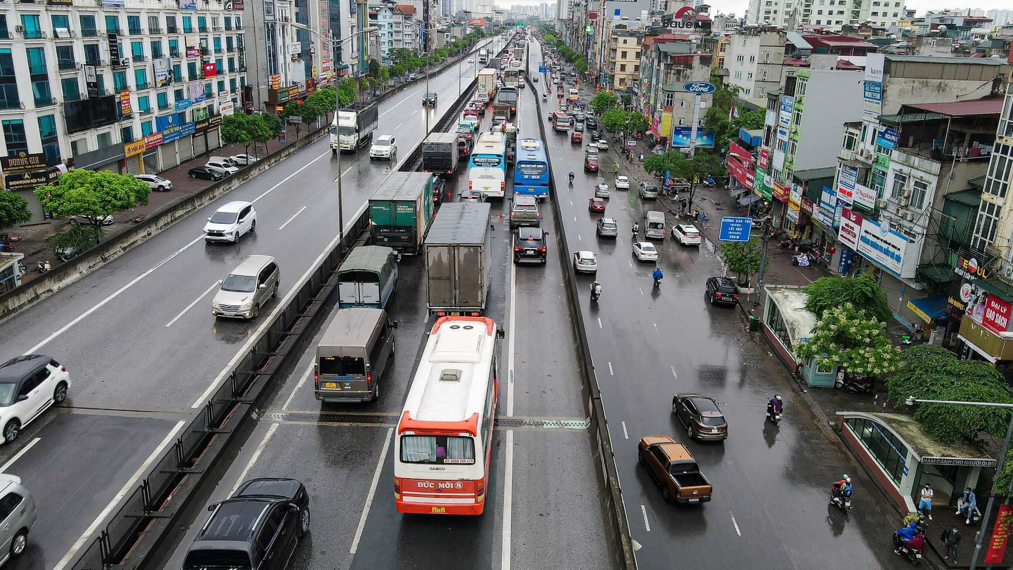 Ngày đầu nghỉ lễ, giao thông ở Hà Nội ra sao? - Ảnh 10.