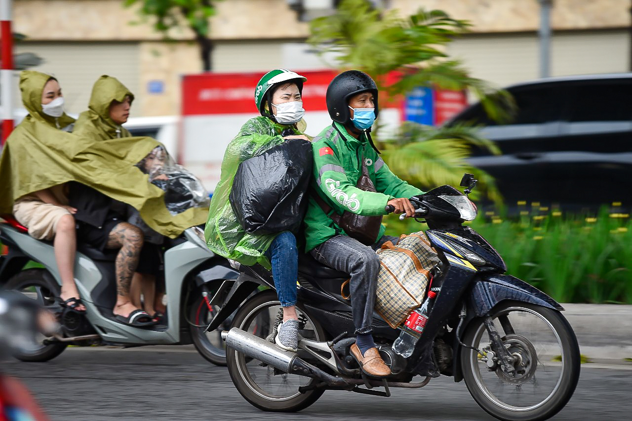 Ngày đầu nghỉ lễ, giao thông ở Hà Nội ra sao? - Ảnh 1.