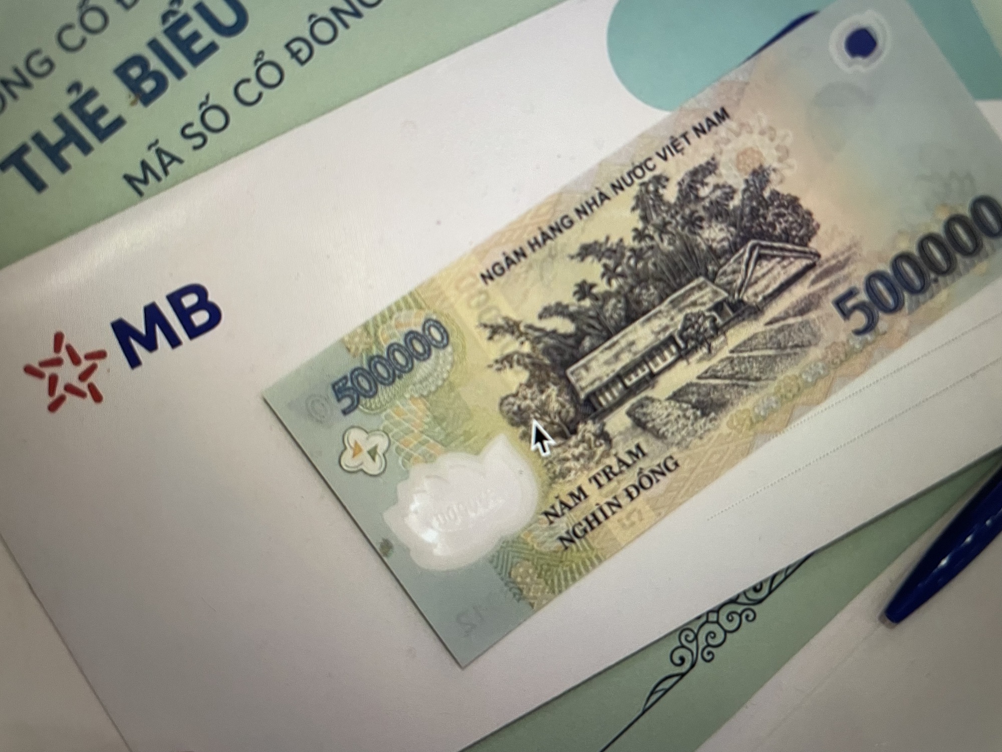 Khóc cười chuyện tặng quà cổ đông mùa đại hội