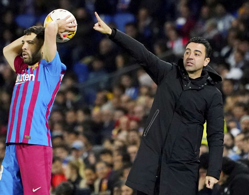 Xavi l&ecirc;n l&ecirc;n tiếng về khả năng Messi trở lại Barcelona - Ảnh 1.