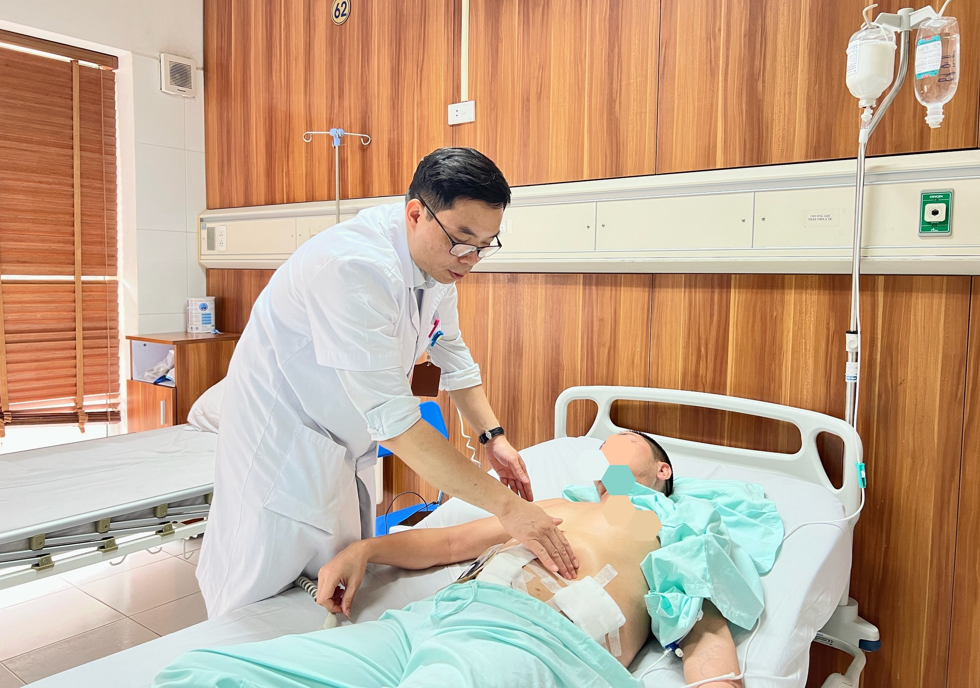 Nhập viện vì đau bụng, bác sĩ phát hiện lý do bất ngờ
