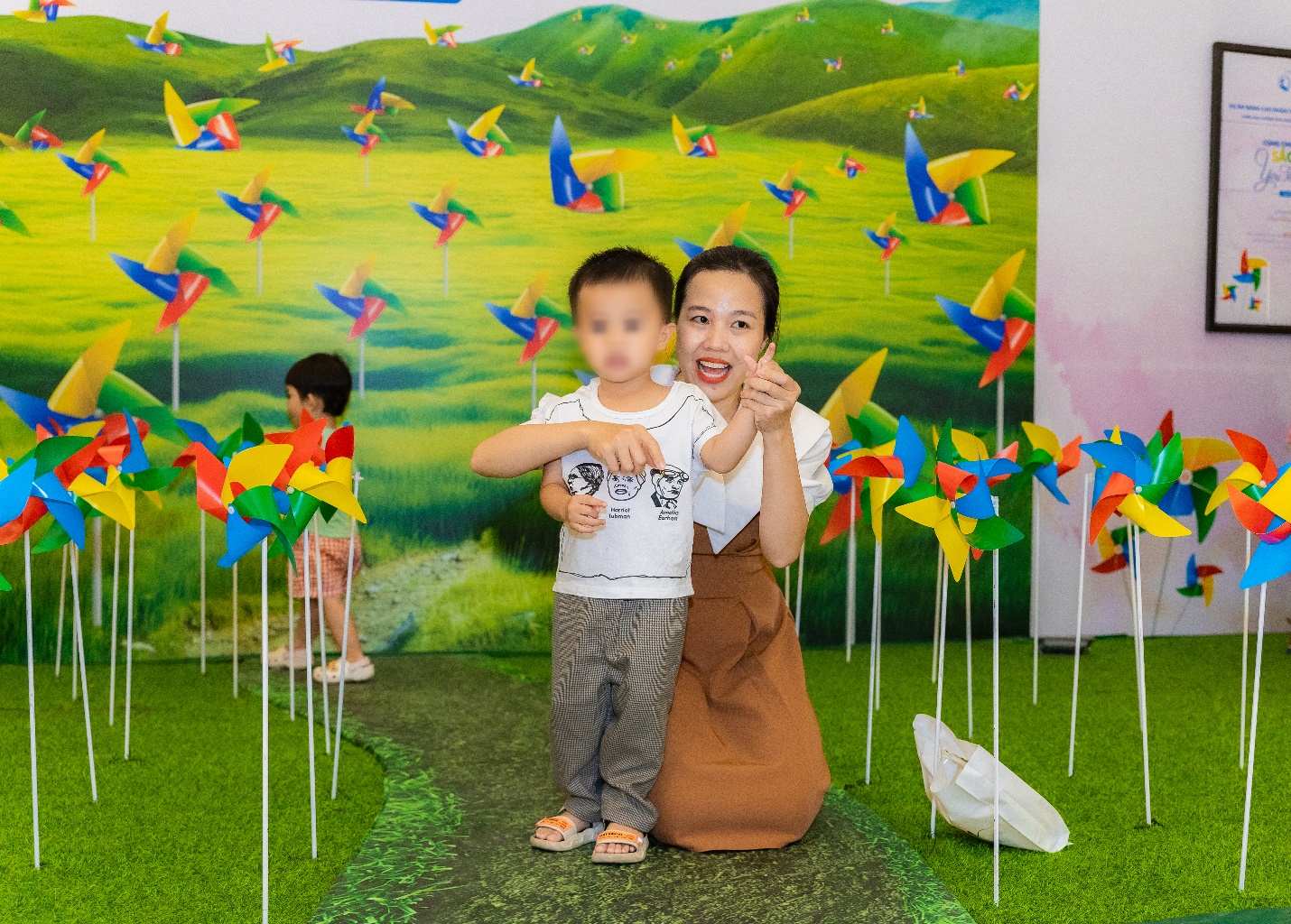 X&uacute;c động t&acirc;m sự của gi&aacute;o vi&ecirc;n dạy trẻ rối loạn phổ tự kỉ - Ảnh 2.