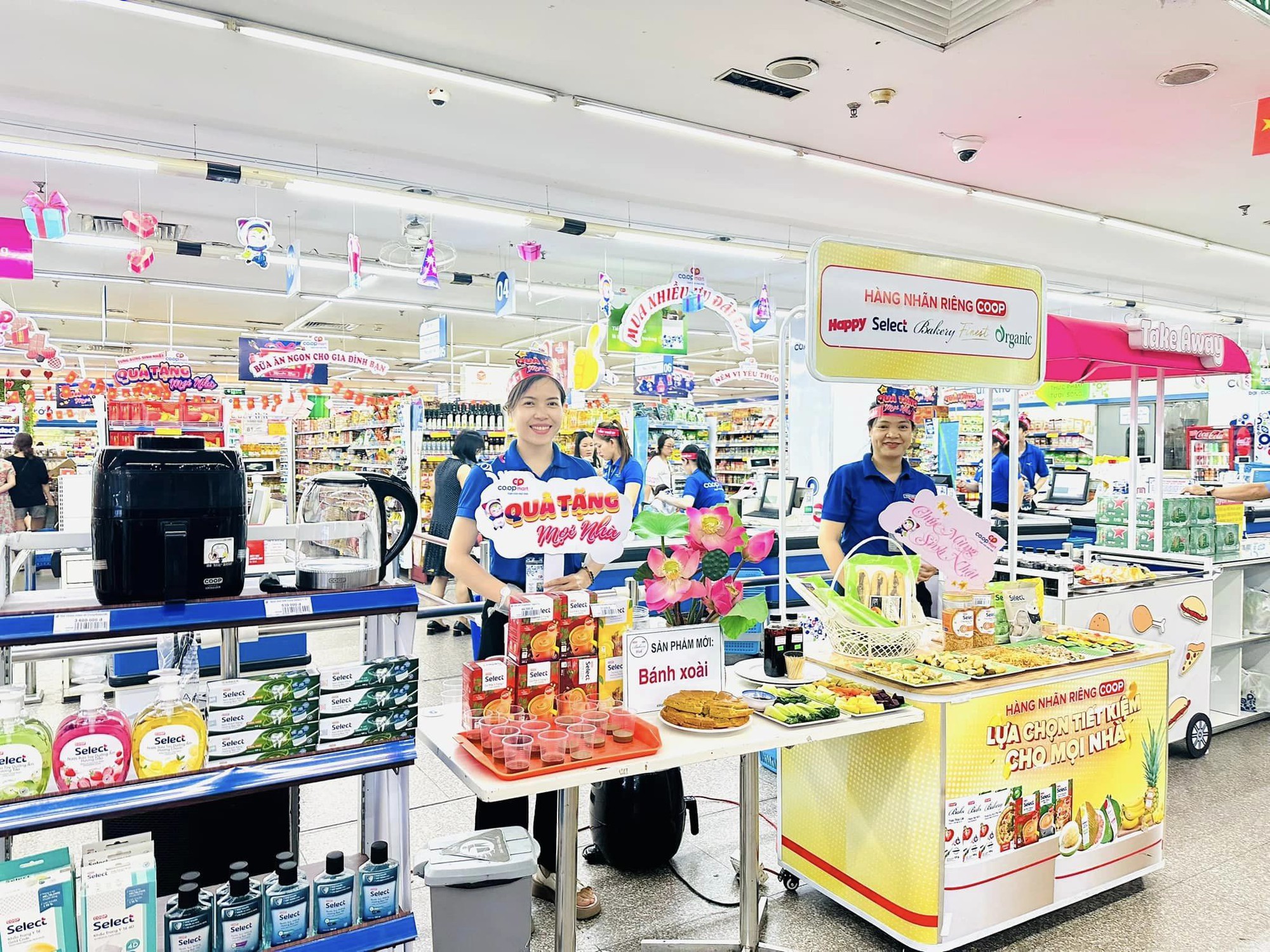 Mua sắm tưng bừng mừng lễ lớn - Ảnh 5.