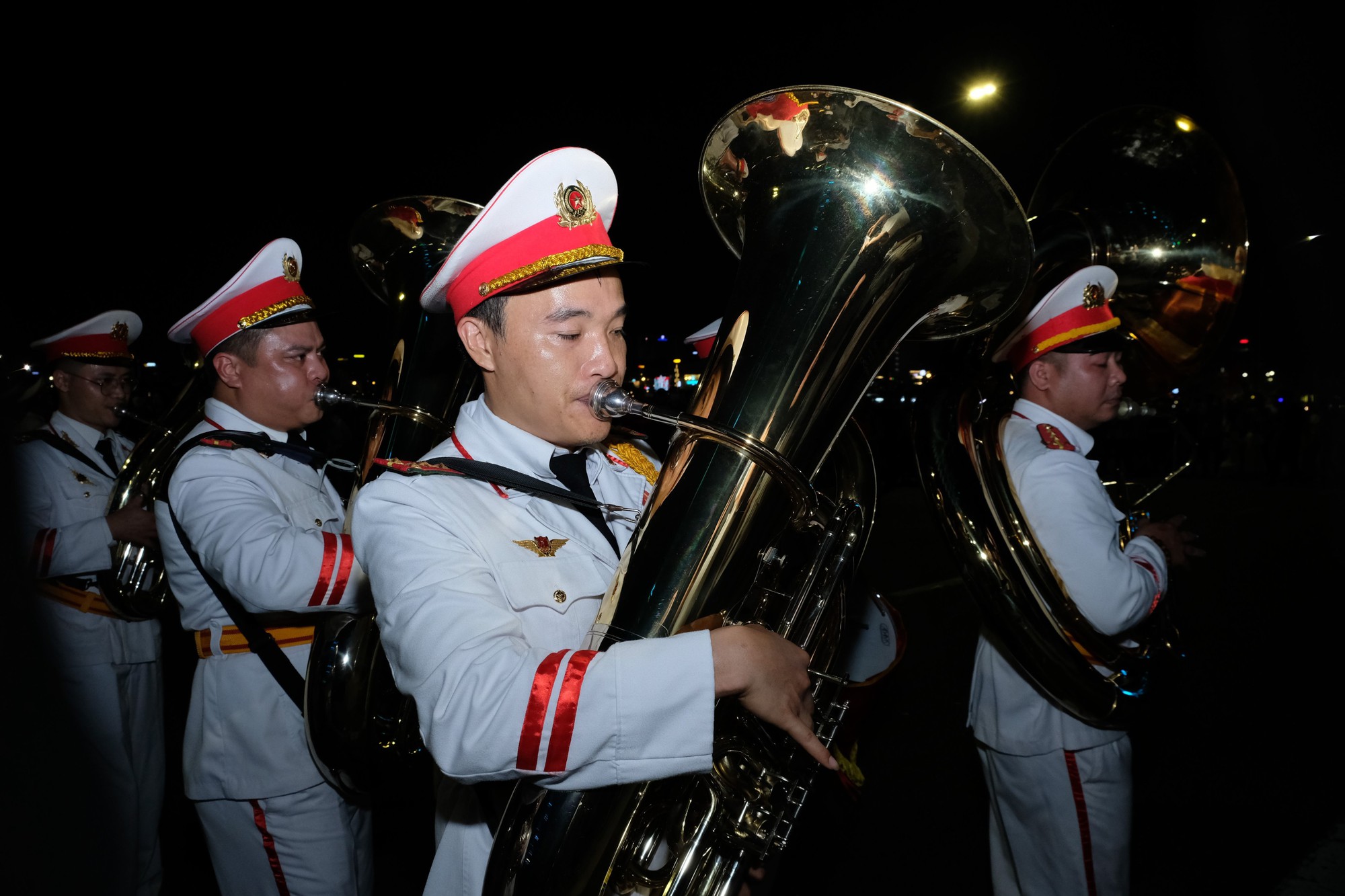 Đo&agrave;n nghi lễ C&ocirc;ng an nh&acirc;n d&acirc;n biểu diễn tr&ecirc;n đường phố Đ&agrave; Nẵng - Ảnh 3.