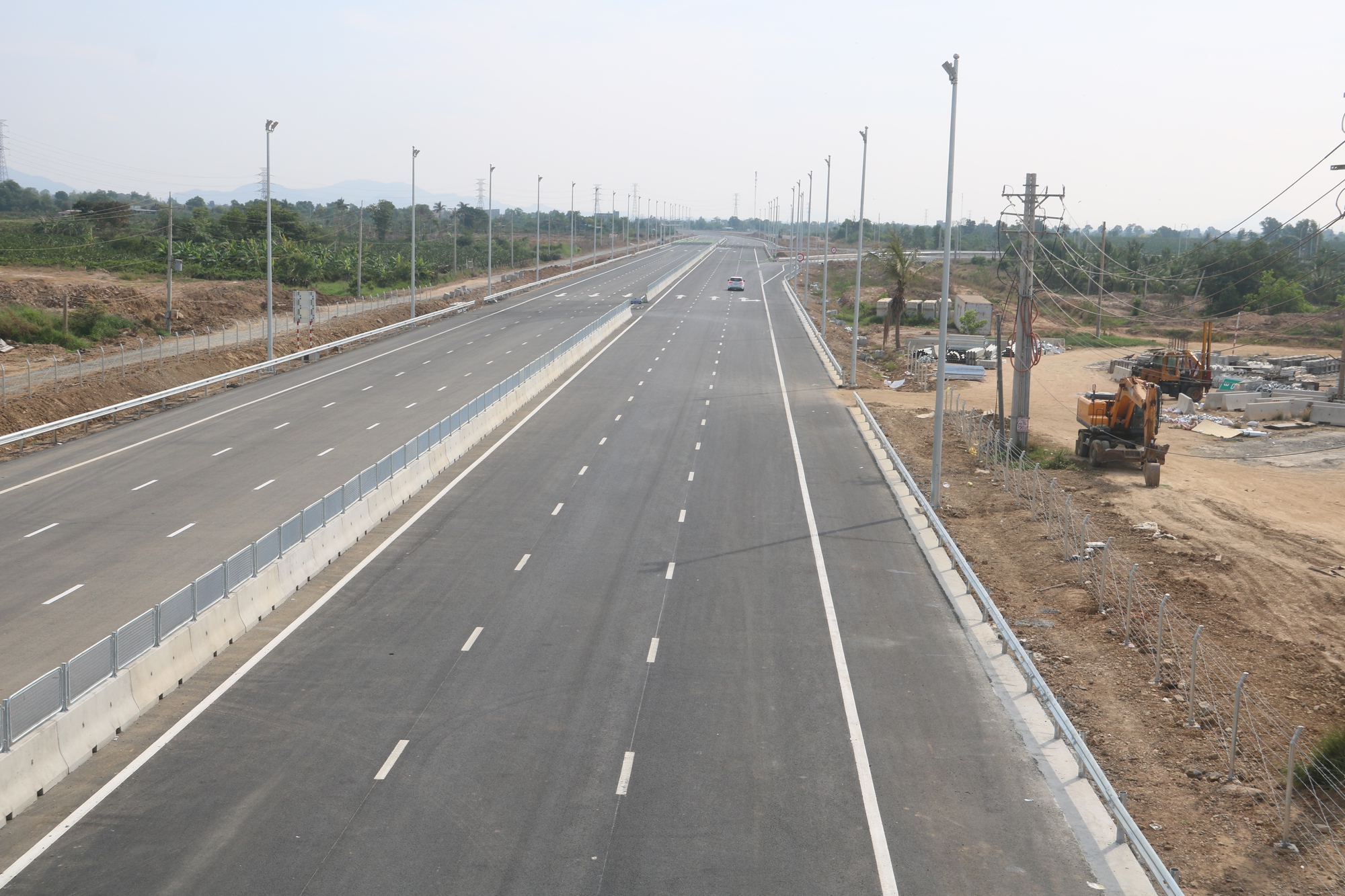 Cao tốc Dầu Gi&acirc;y &ndash; Phan Thiết kh&ocirc;ng c&ograve;n &ugrave;n tắc xe - Ảnh 4.