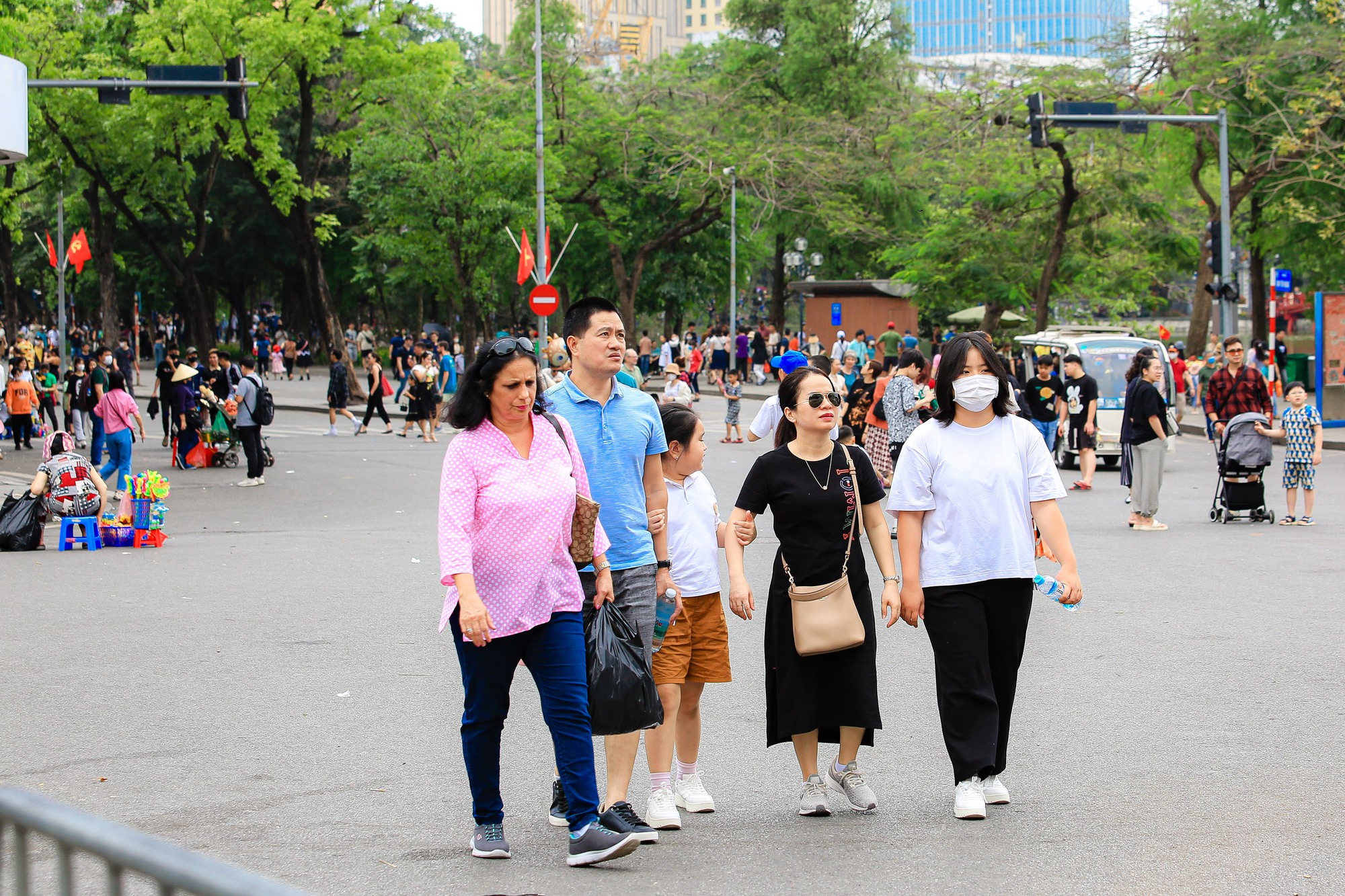 H&agrave; Nội b&igrave;nh y&ecirc;n trong ng&agrave;y Tết Độc Lập - Ảnh 10.